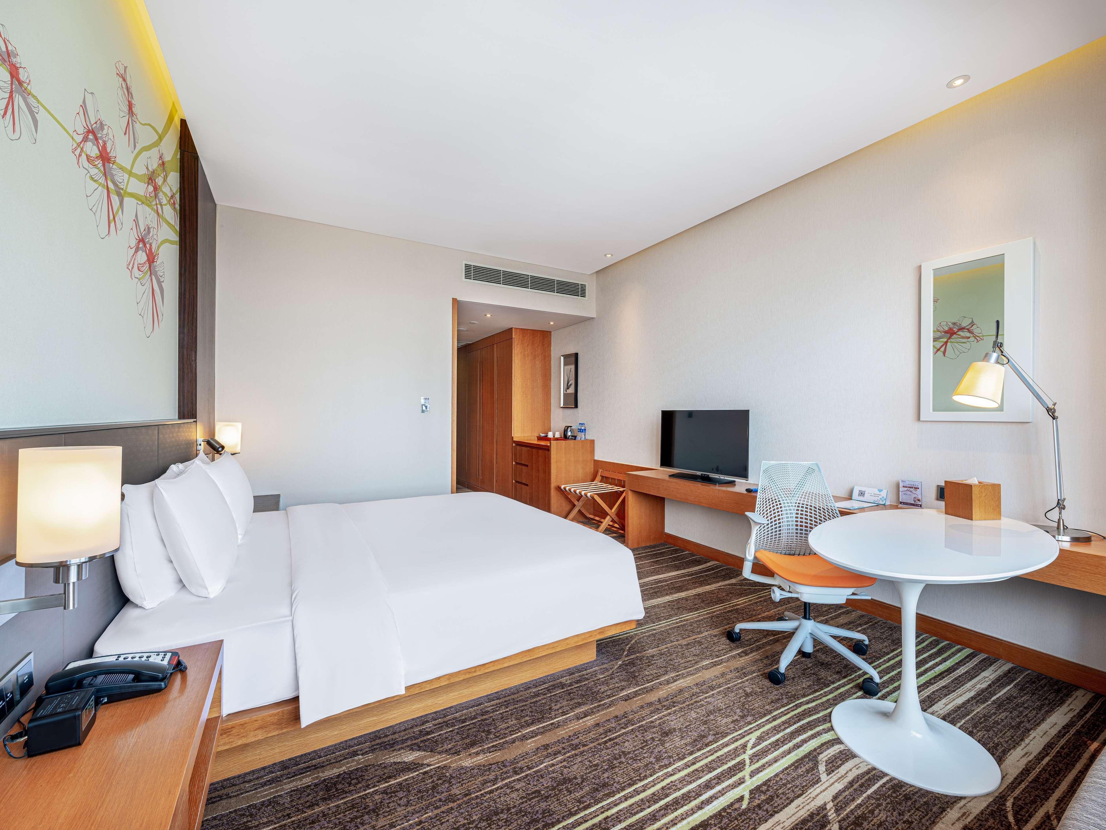 Hilton Garden Inn Chengdu Huayang מראה חיצוני תמונה