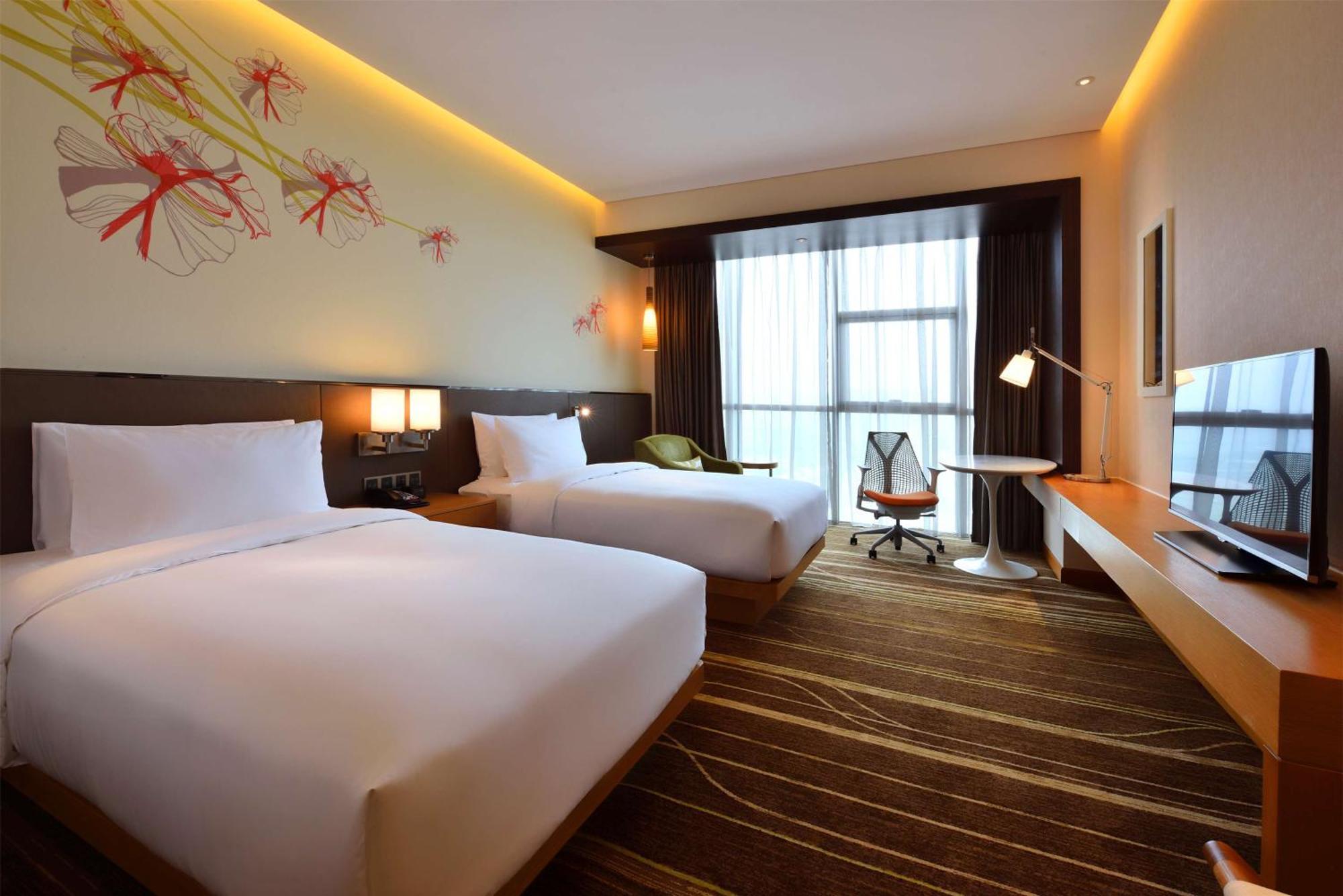 Hilton Garden Inn Chengdu Huayang מראה חיצוני תמונה